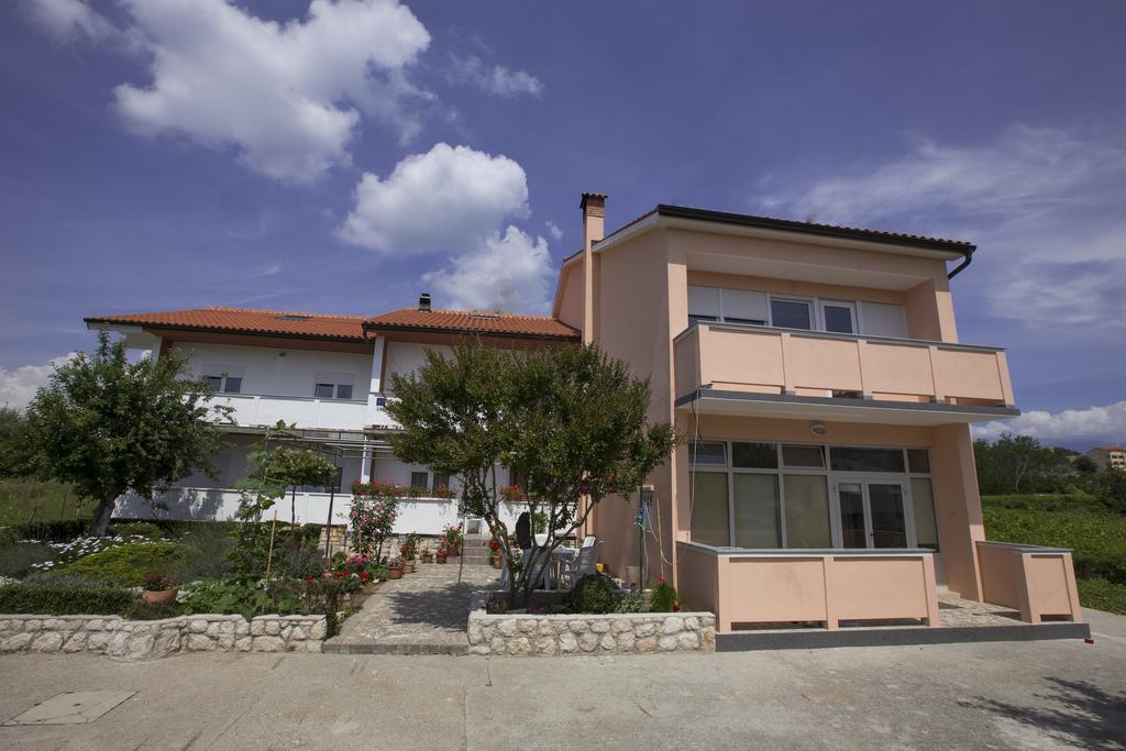 Apartments Simona Lopar Exterior photo